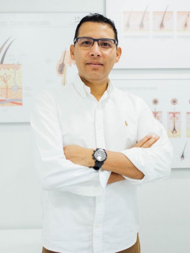 Dr. Gustavo Galindo